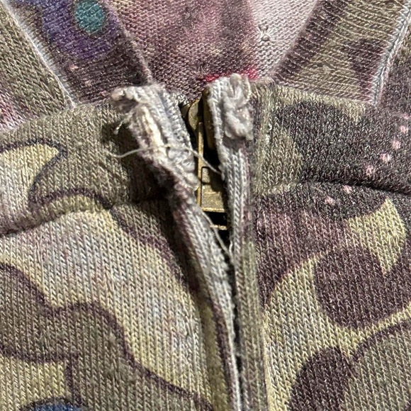 Romeo & Juliet Couture Artistic Patterned Hoodie - Picture 6 of 6